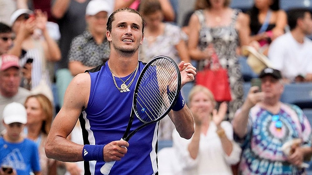 | Photo: AP/Julia Nikhinson : US Open 2024: Alexander Zverev, of Germany, reacts to fans after defeating Alexandre Muller, of France
